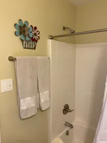 Couple’s cute cottage retreat (Cabin #1) - Image 3