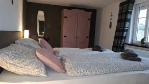 Nice apartment with beautiful lake view and large garden - Image 4