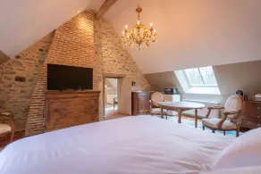 Superb suite in the heart of the forest - Image 5