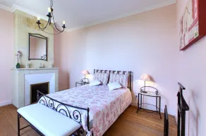 Renovated Stone House with Garden in the Heart of the Saint-Émilion Vineyards - Image 4