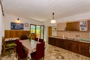 Privatzimmer mit Grill und Terrasse | Gartenblick - Image 2