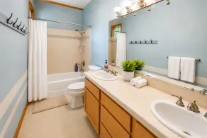 Slice Of Heaven 3 Bedroom Home by NW Comfy Cabins by RedAwning - Image 3