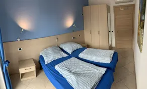 Pool apartment in quiet and central area - Image 5