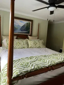 4-bedroom 3 bath vacation home Lake Front with a Hot Tub pavilion & bunk house - Image 4