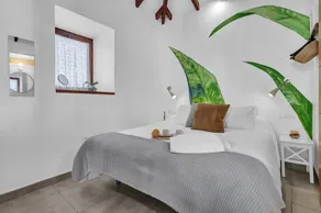 Tiled House with Sea & Mountain Views, Wi-Fi, Terrace, Garden, Pet-Friendly - Image 4