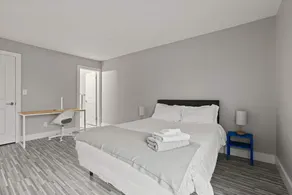 Spacious Stay In with Great Amenities! - Image 5