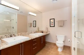 Luxury furnished 2B/2BA, stunning views, premier Little Italy boutique high rise - Image 2