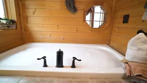 Executive Log Home Lake Superior Spectacular Views-WIFI! - Image 5
