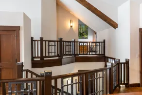 Luxurious Ski-in Ski-out Home in Arrowhead community - Image 2