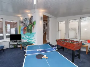 CASTLE VIEW, pet friendly, character holiday cottage in Burniston - Image 3