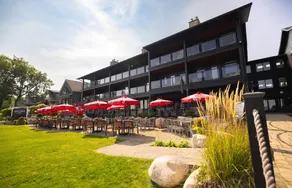 Lakeside Lodge King Room w/Jacuzzi Tub & Views of Gull Lake - Pet Friendly! - Image 4