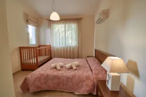 Coral Bay Prime Tourist Location - 2 Bed Villa - 300m To Coral Bay Beaches -Pool - Image 4