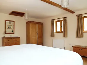 2 bedroom accommodation in Brook - Image 4