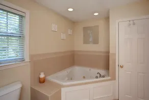 Comfortable Sandwich Home with Pool RPAM014 - Image 2