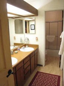 Spacious & Bright Townhouse! Almost in Beaver Creek and less than half the $$ - Image 3