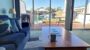 Mandurah Canal Holiday Home with own jetty! Boats! Crabs! Dolphins! - Image 5