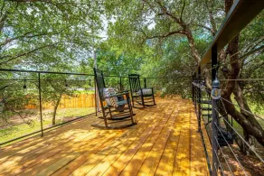 Moss Oak - Container Home Near Magnolia and Baylor - Image 5