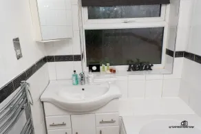 7 Guests - 3 Bedrooms - Parking - Pet Friendly - Image 5