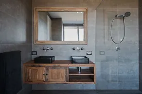 Betty - Black Mountain House - Image 2