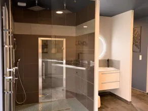 Loft industriel avec Spa, Sauna et Hammam en Touraine – Jardin clos et équipements haut de gamme - FR-1-381-559 - Image 4