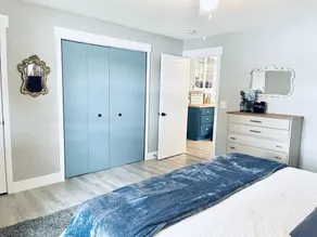 Spacious Lake home. Great for family/friends  getaway.  sleeps 10 - Image 5