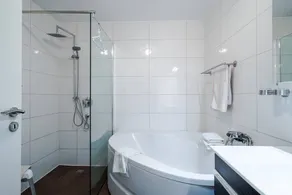 Modern Holiday Apartment \"Konstanz City im Paradies\" with Wi-Fi and Balcony - Image 3