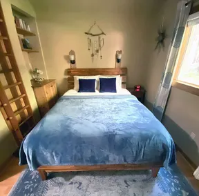 Cozy Forest Escape • Private Hot Tub • Trails & Gnome Walk • Near Beach - Image 3