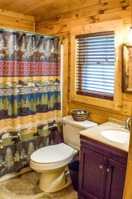 Nouvelle cabane en rondins avec ruisseau à truites: WiFi et bain à remous! - Image 3