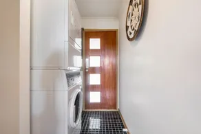 Cozy Home 5 mins drive to Peninsula Hot Springs with Free Parking and Fast Internet - Image 2