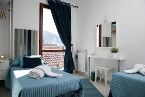 Lovely house close to the lake with panoramic lake and mountain views - Image 4