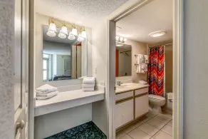 Bay Watch 522, 2 chambres Beachfront Condo, un bain à remous et une connexion Wi-Fi gratuite! - Image 4