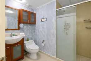 Luxurious 2BR Condominium Next to Beach (CAF) - Image 5