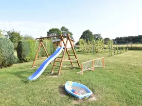 Lovely Bungalow near Sea in Elmenhorst - Image 3