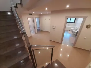 Careful and elegant decoration, with private pool and jacuzzi - Image 2