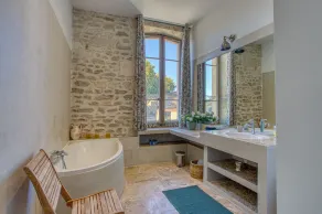 Historic wine property in Provence - Image 3