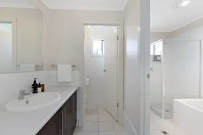 The Point Beach House Middleton - No Linen Included - Image 4