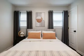 Luxurious House - 25 min Downtown - 10min Midway Airport - Image 4