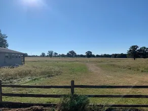 Entire Country Farmhouse Retreat - Image 3