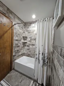 Beautiful Private Community Lakefront Rustic/ Modern Style Townhouse (Pinecrest) - Image 5