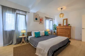 COZY AND SUNNY DETACHED WITH PRIVATE POOL. - Image 5