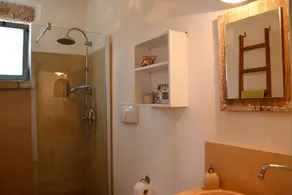 Charmig villa med stor trädgård och närhet till havet - Image 2