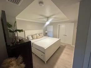 Remodeled LUXE 1st Floor Condo w/ Private Patio. 2 Min. Walk to Beach - Image 4
