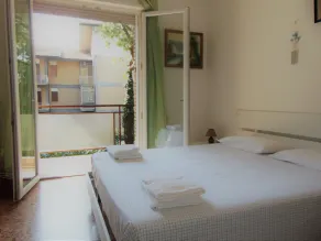 MILAN MARITIME 600 METERS FROM THE CENTER AND FROM THE SEA WITH PRIVATE PARKING SPACE - Image 3