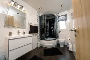 Villa Venezi, Peyia -  a villa that sleeps 6 guests  in 3 bedrooms - Image 5