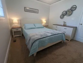 \"THE CRESCENT\" - Lakefront heaven w/ big views, sunset, private cove & hot tub - Image 5