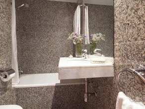 Penthouse près de la clinique de l'hôpital avec terrasse, 3 chambres pour 6 - Image 2