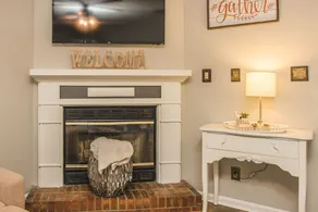 SouthTownes * Westgate Area Townhouse - Image 3
