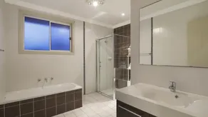 Ocean Beach Holiday House - Image 3