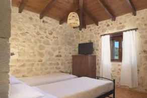 Nestor Villa, with Heated Pool & Absolute Privacy - Image 4