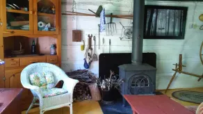 Rustic Log cabin in private setting near Ottawa - Image 3